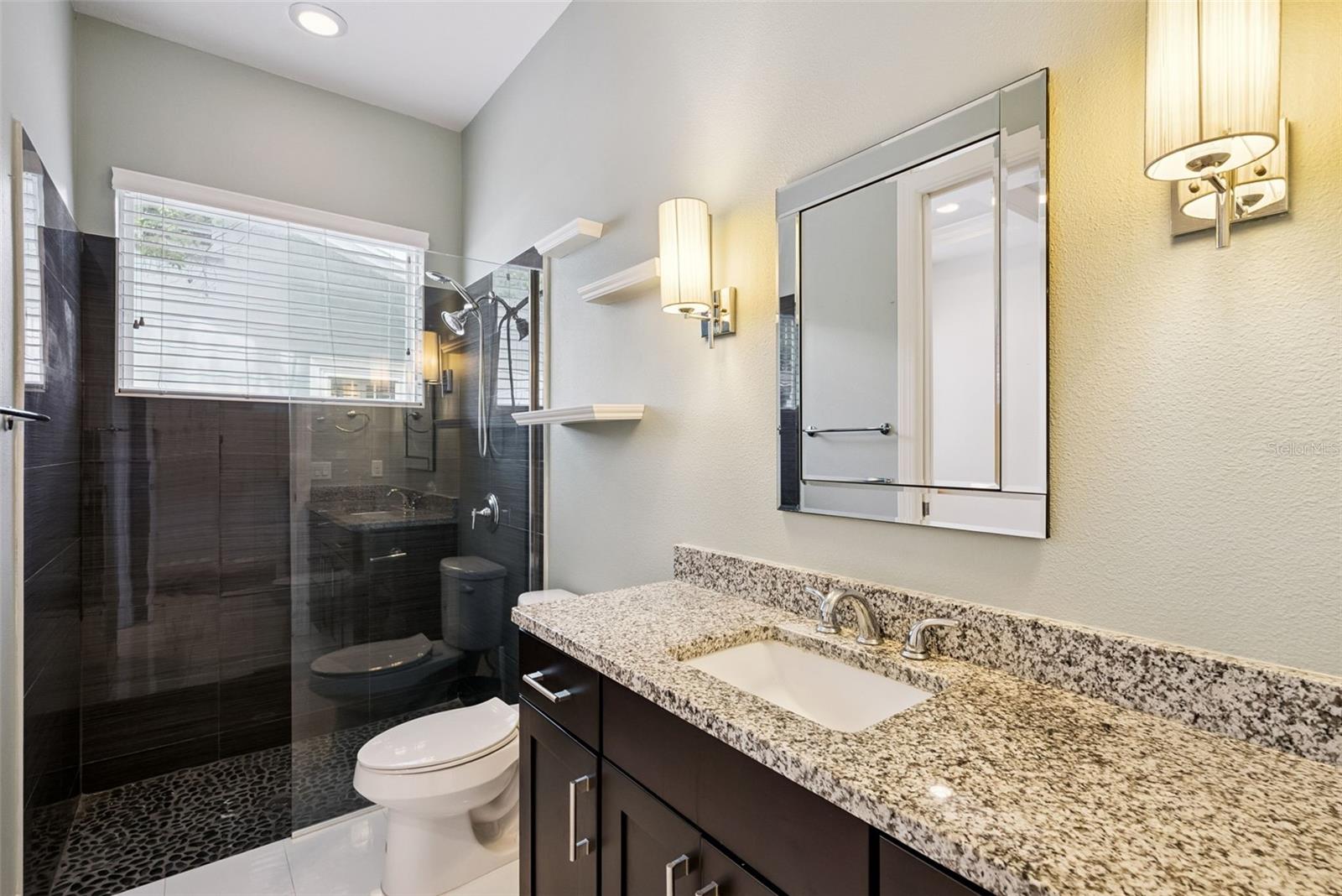 Image 33 of 66 For 2505 Depauw Avenue