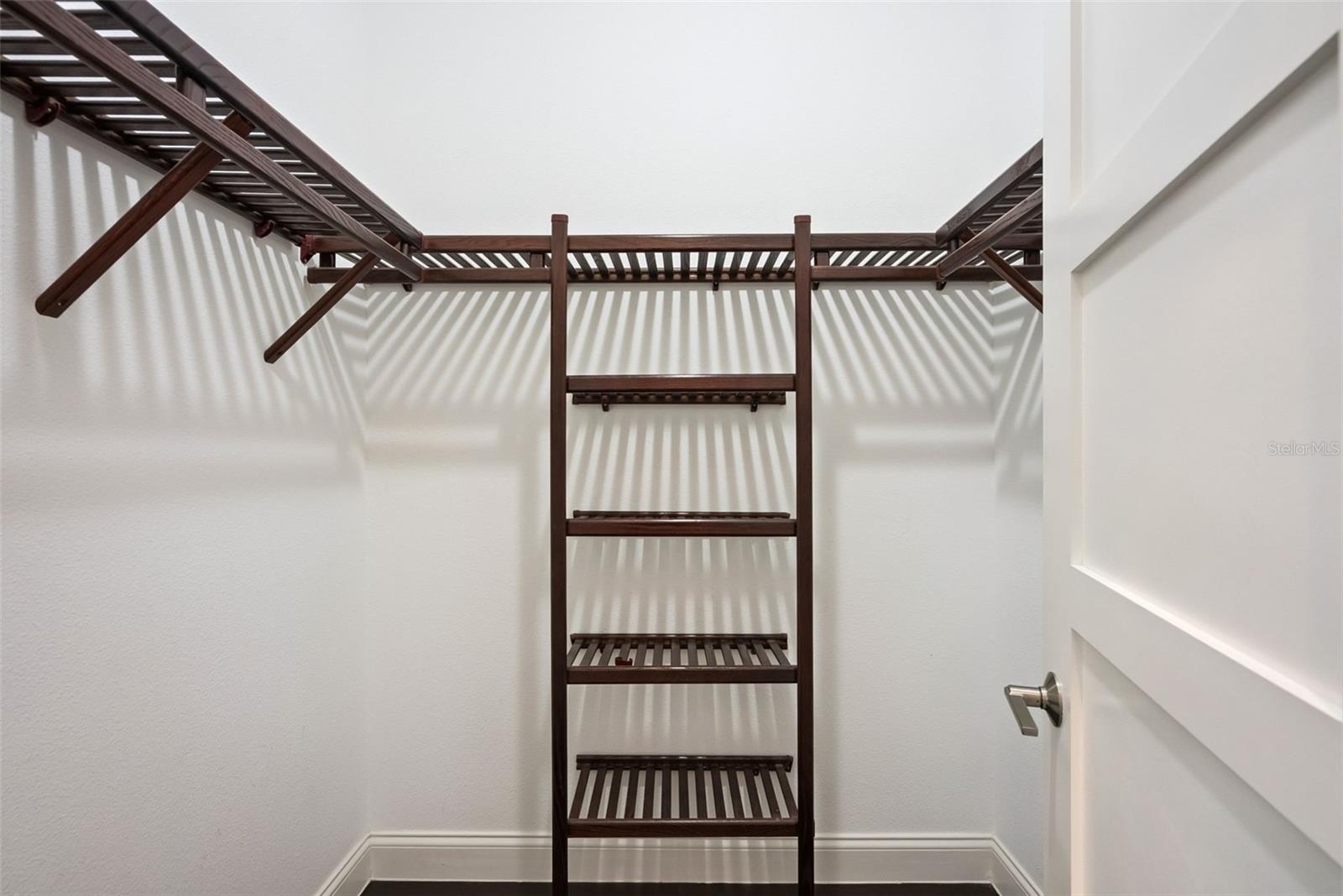 Image 35 of 66 For 2505 Depauw Avenue