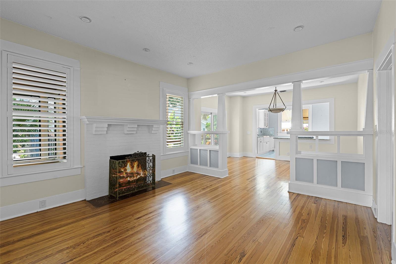 Image 4 of 13 For 706 Hillcrest Street