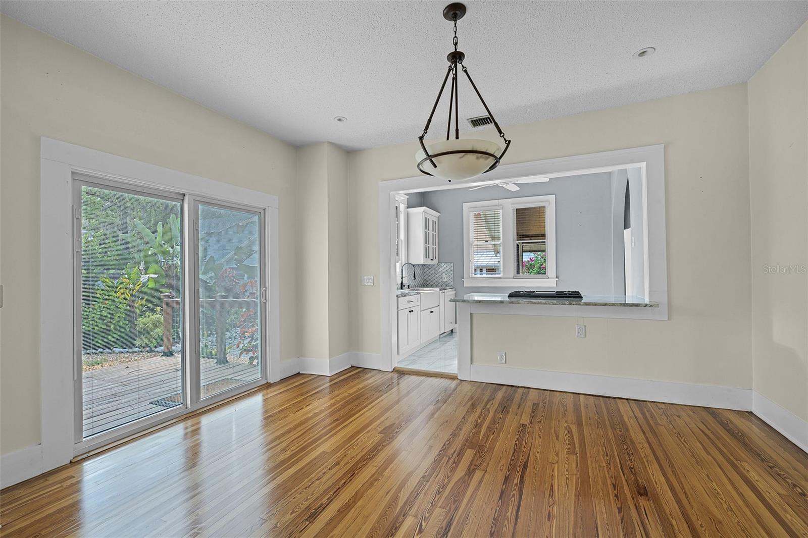 Image 5 of 13 For 706 Hillcrest Street