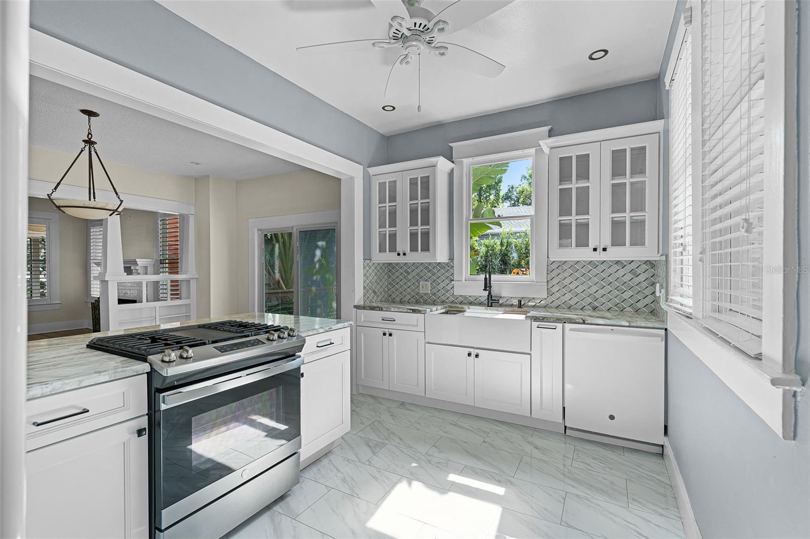 Image 6 of 13 For 706 Hillcrest Street