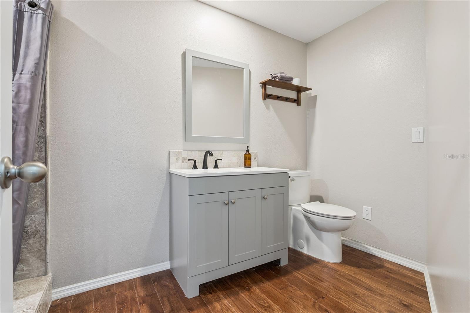 Image 17 of 37 For 107 Countryside Drive