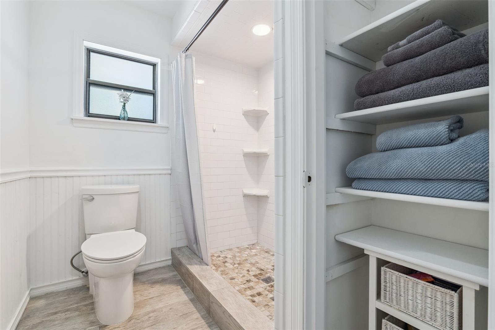 Image 21 of 37 For 107 Countryside Drive