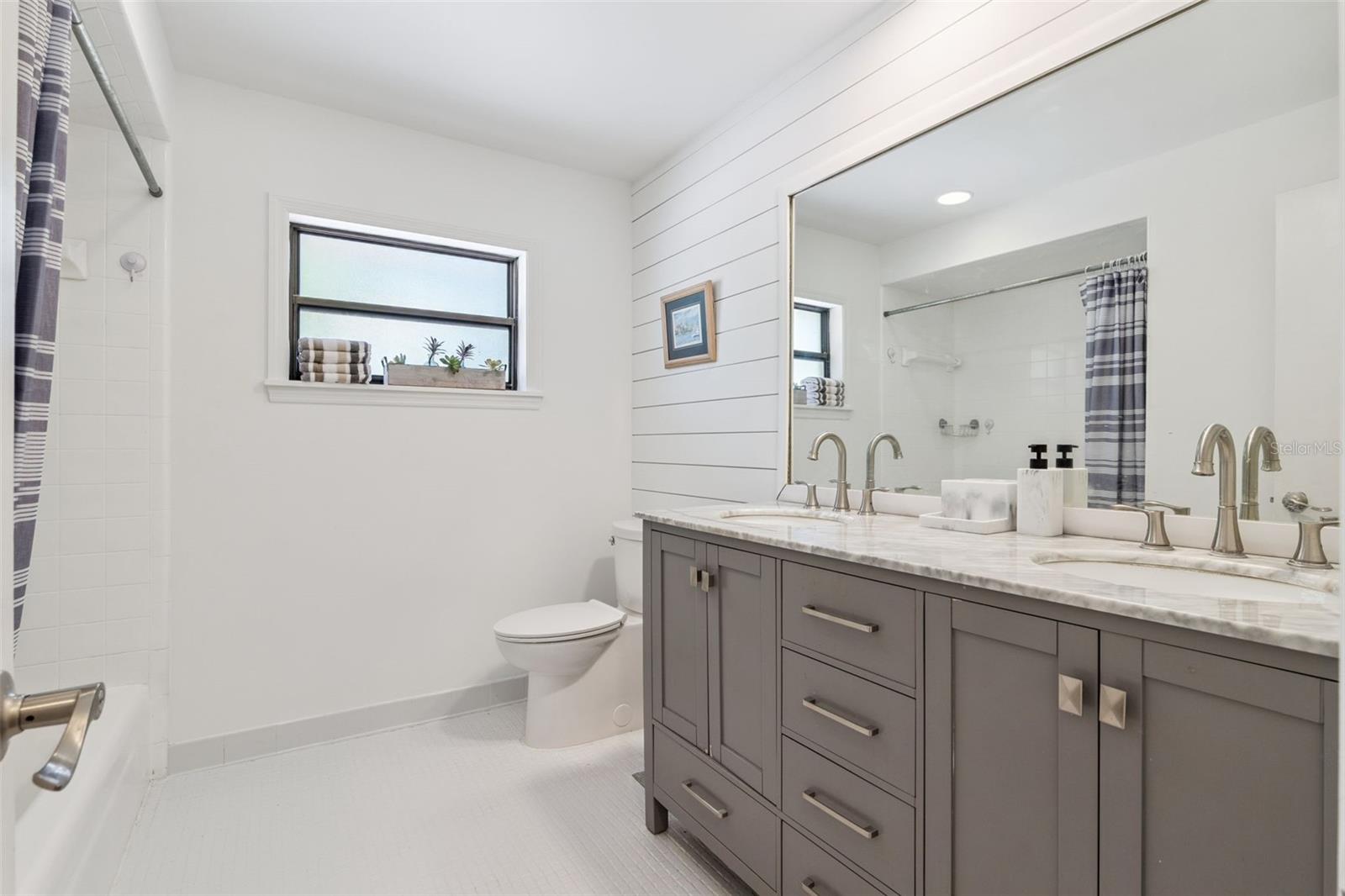 Image 23 of 37 For 107 Countryside Drive