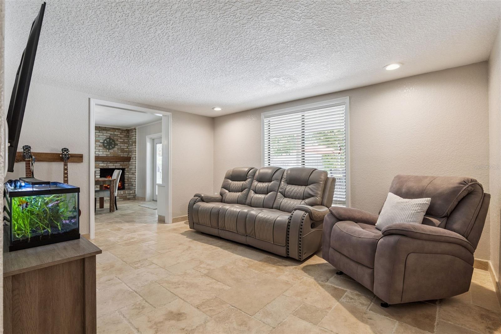 Image 27 of 37 For 107 Countryside Drive