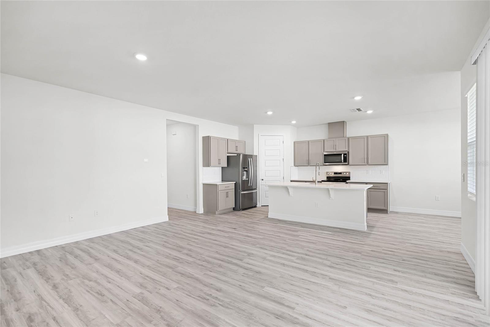 Image 4 of 33 For 5415 Cloudberry Avenue