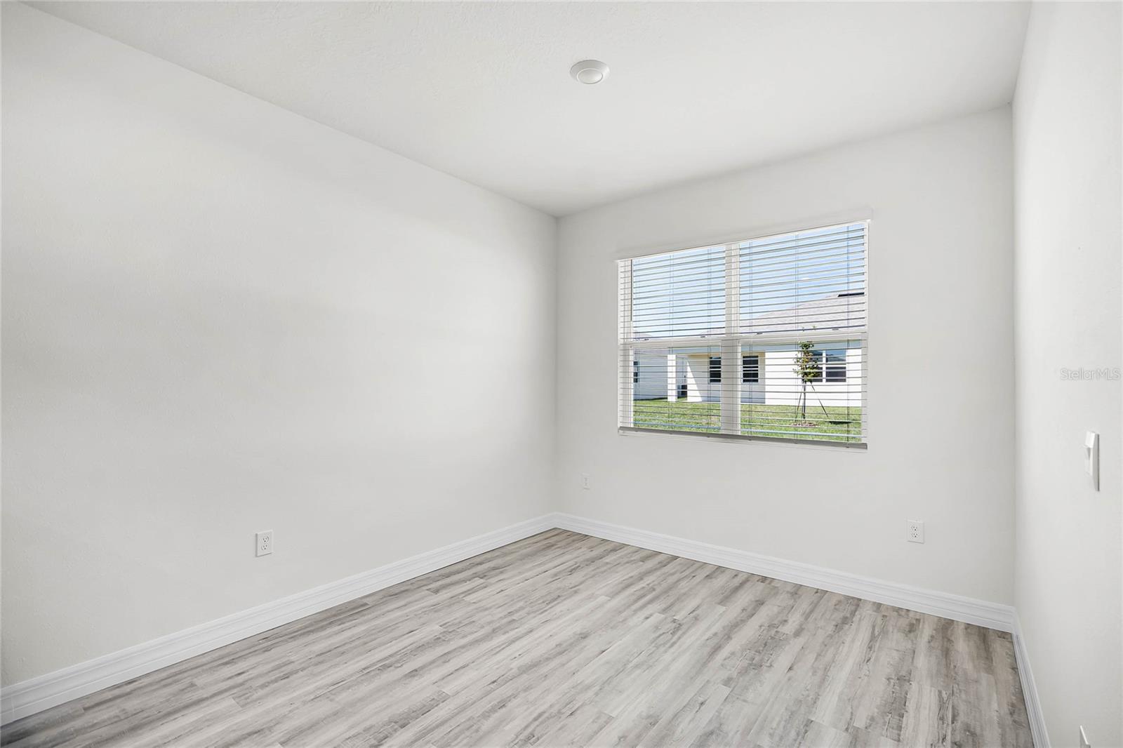 Image 5 of 33 For 5415 Cloudberry Avenue