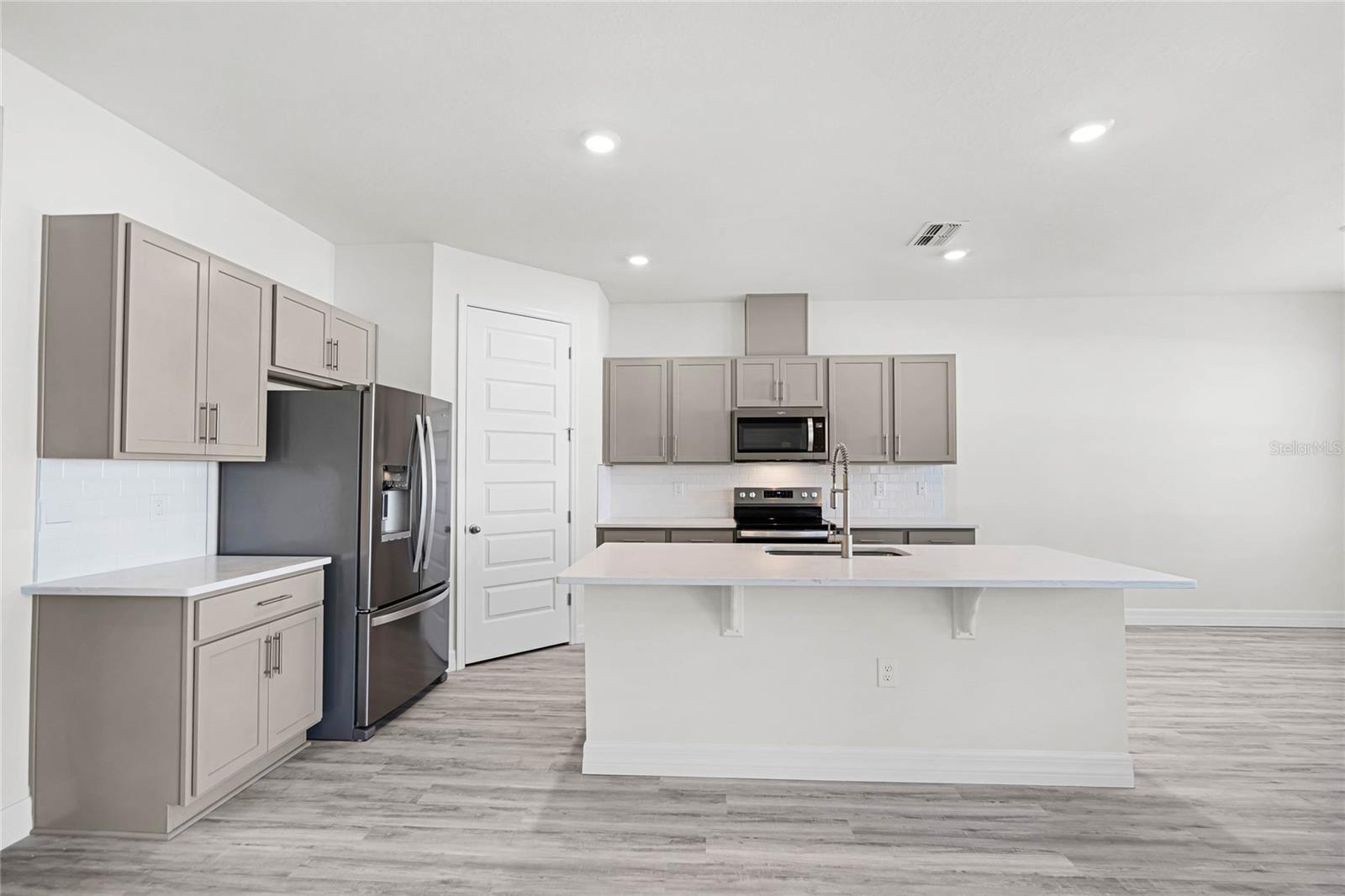 Image 7 of 33 For 5415 Cloudberry Avenue