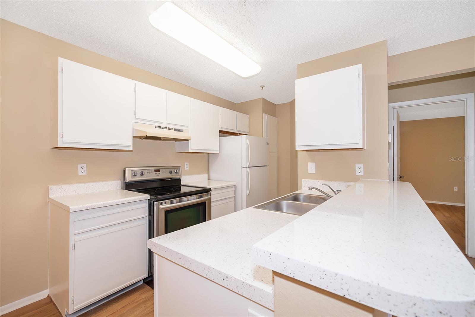 Image 10 of 21 For 956 Salt Pond Place 306