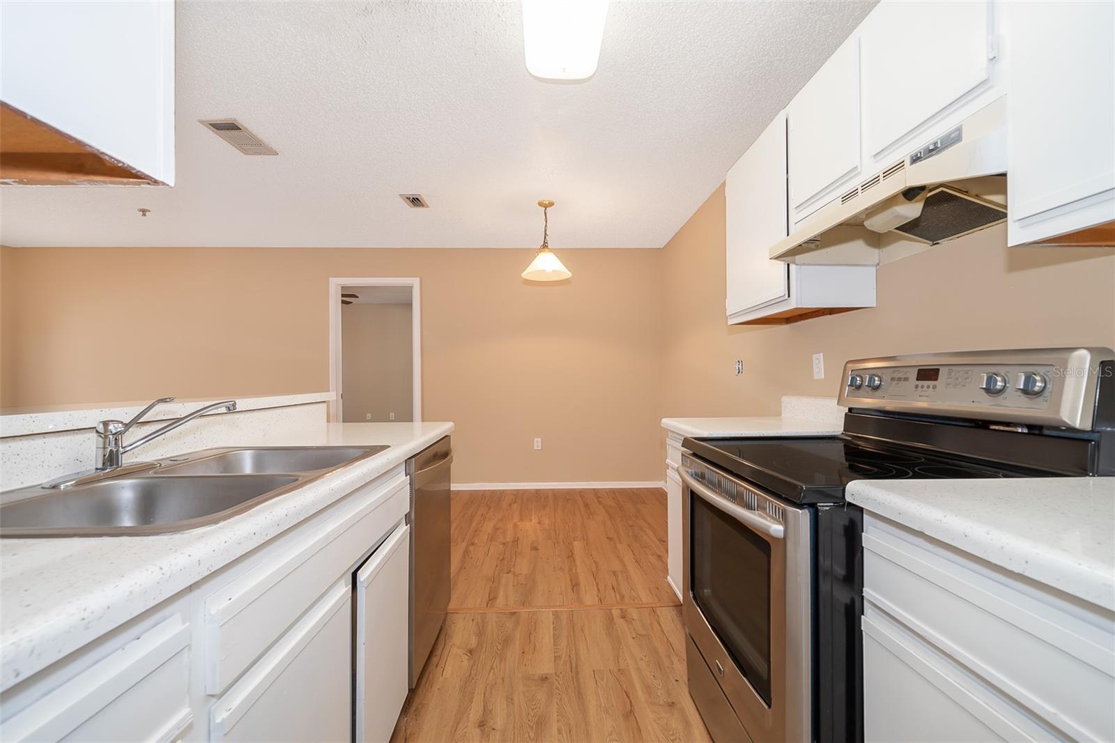 Image 11 of 21 For 956 Salt Pond Place 306