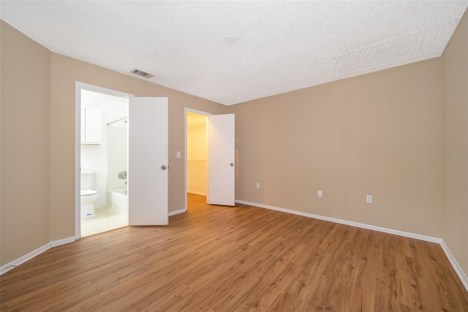 Image 18 of 21 For 956 Salt Pond Place 306