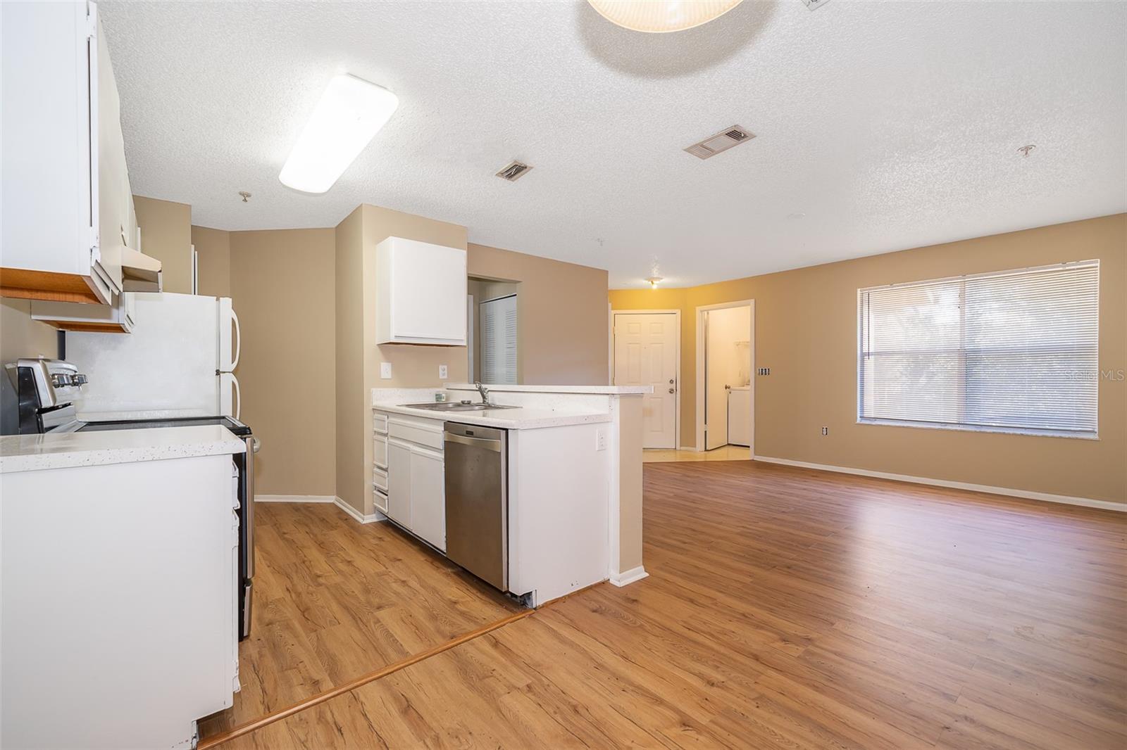 Image 7 of 21 For 956 Salt Pond Place 306