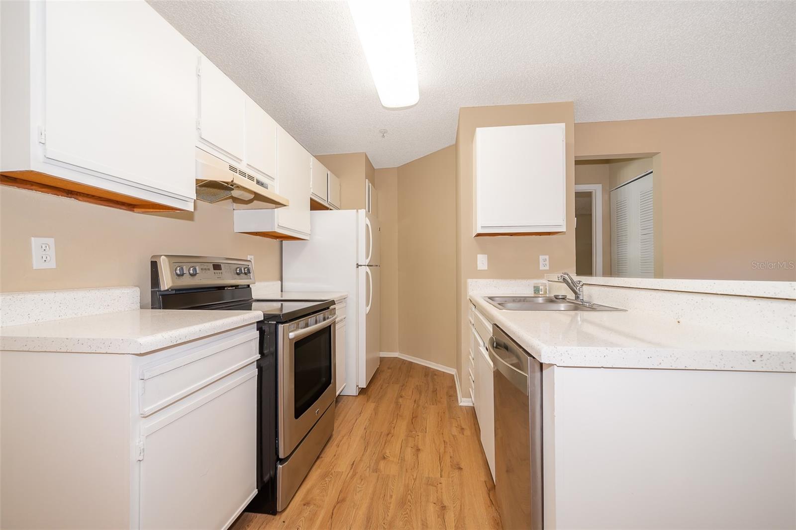 Image 9 of 21 For 956 Salt Pond Place 306