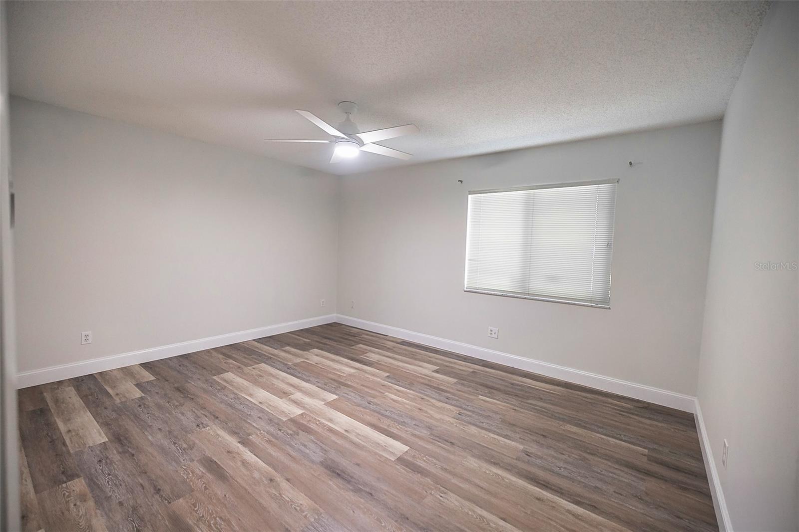 Image 11 of 17 For 1033 Old South Lane