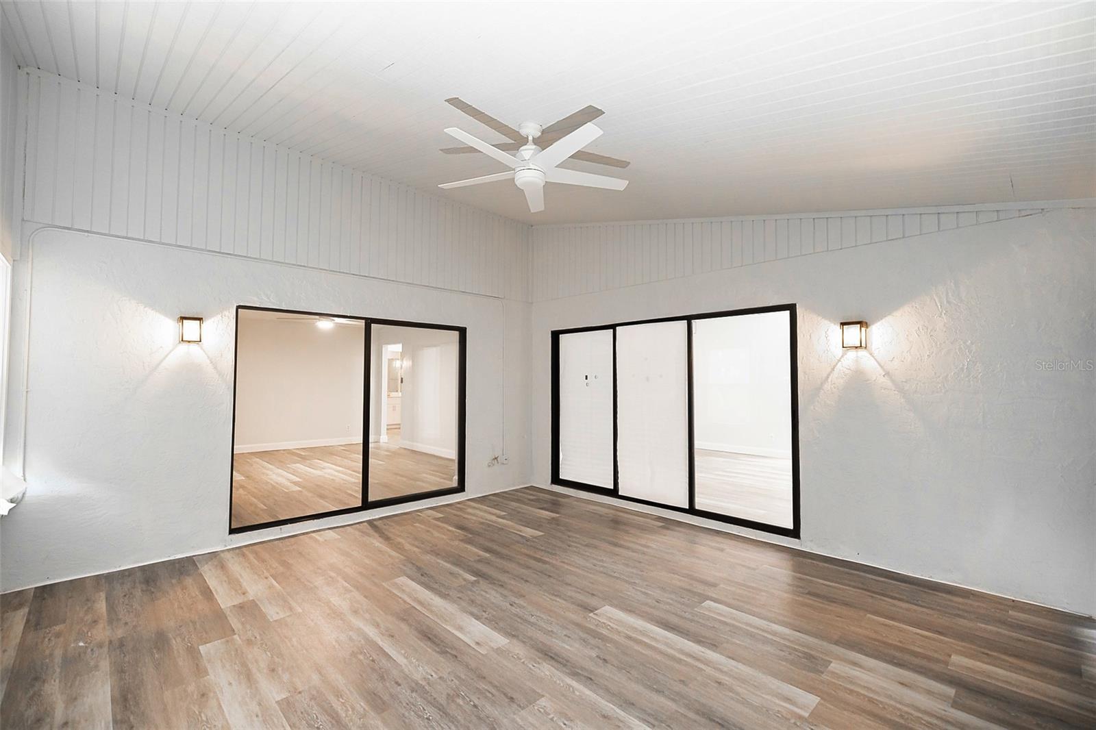 Image 13 of 17 For 1033 Old South Lane