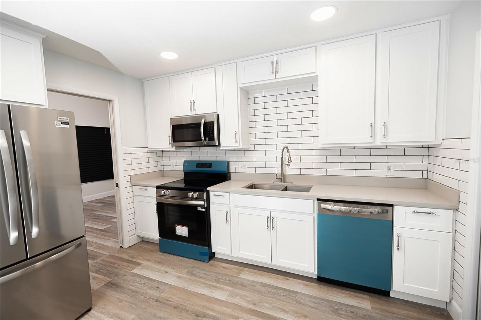 Image 15 of 17 For 1033 Old South Lane