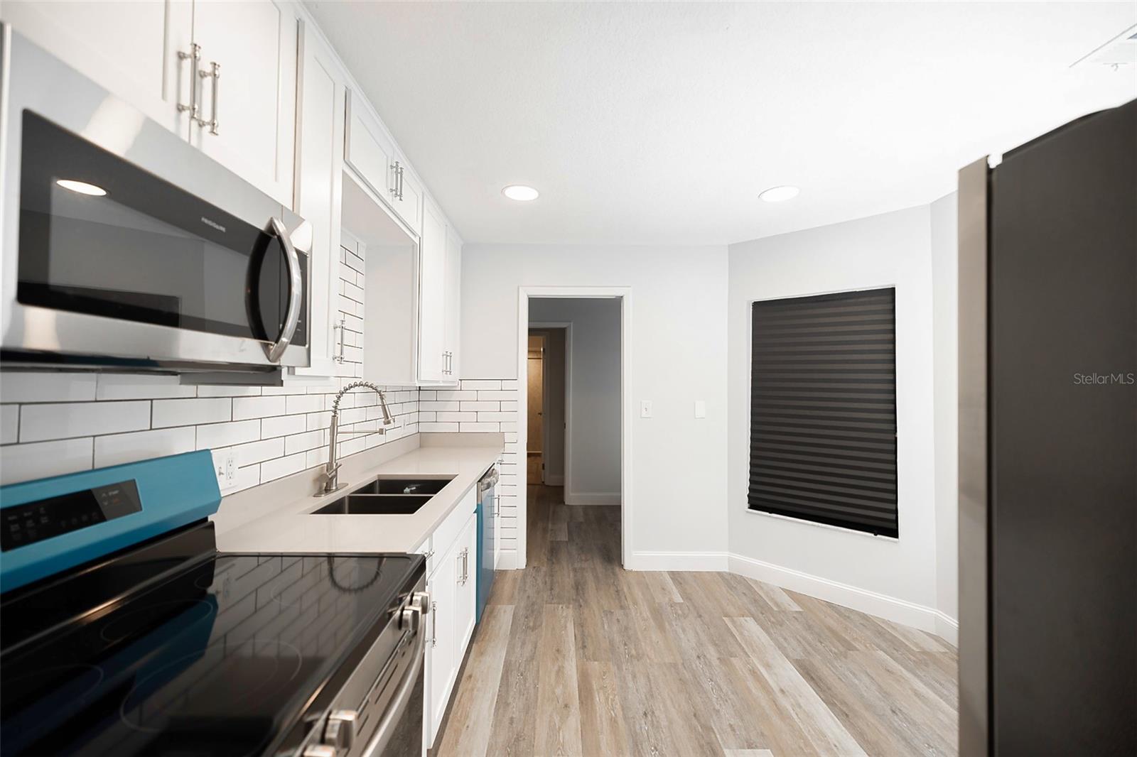 Image 16 of 17 For 1033 Old South Lane