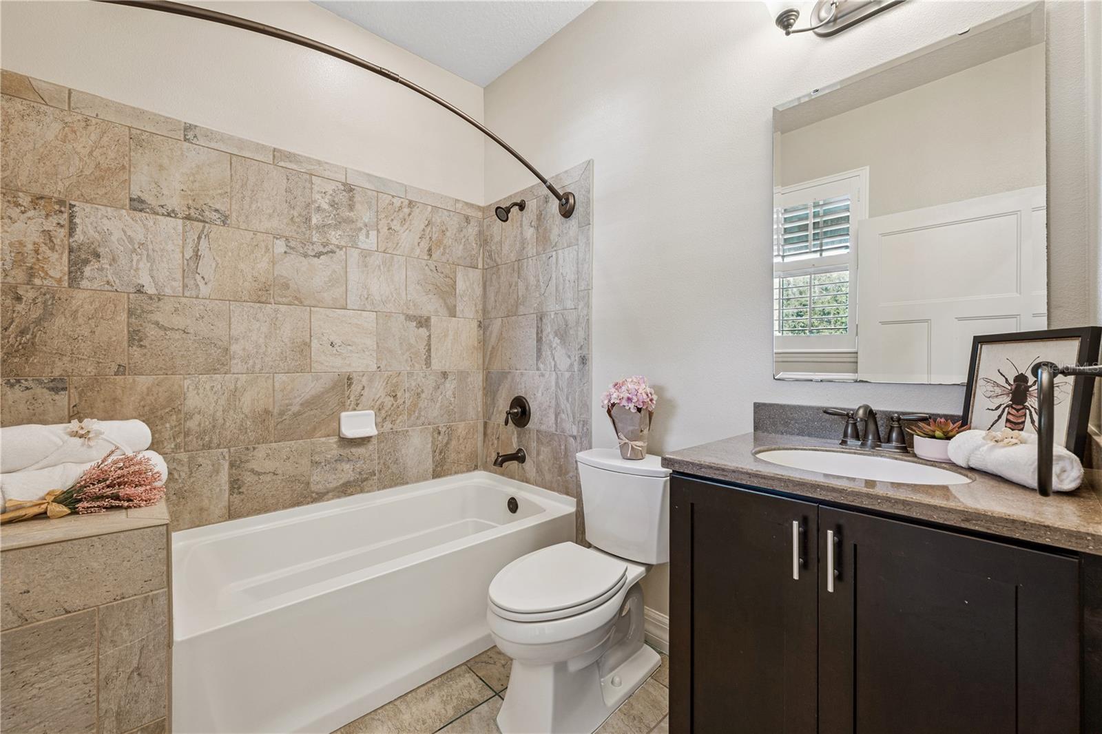 Image 17 of 44 For 11659 Acosta Avenue