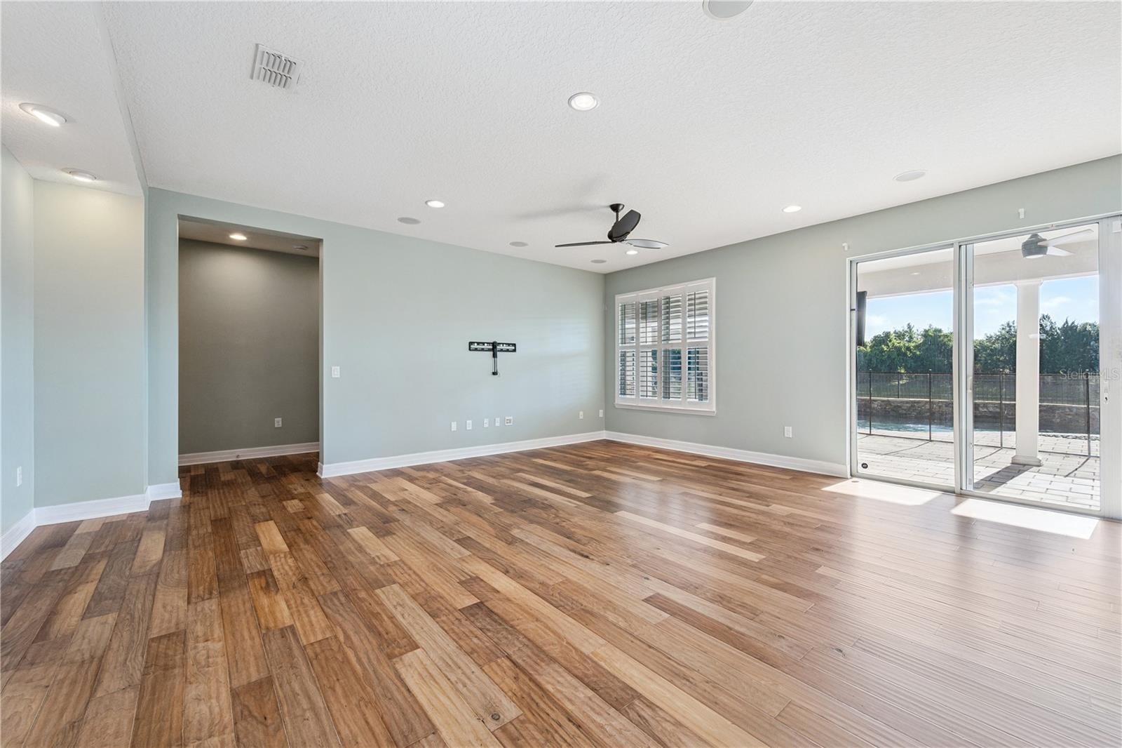 Image 8 of 44 For 11659 Acosta Avenue