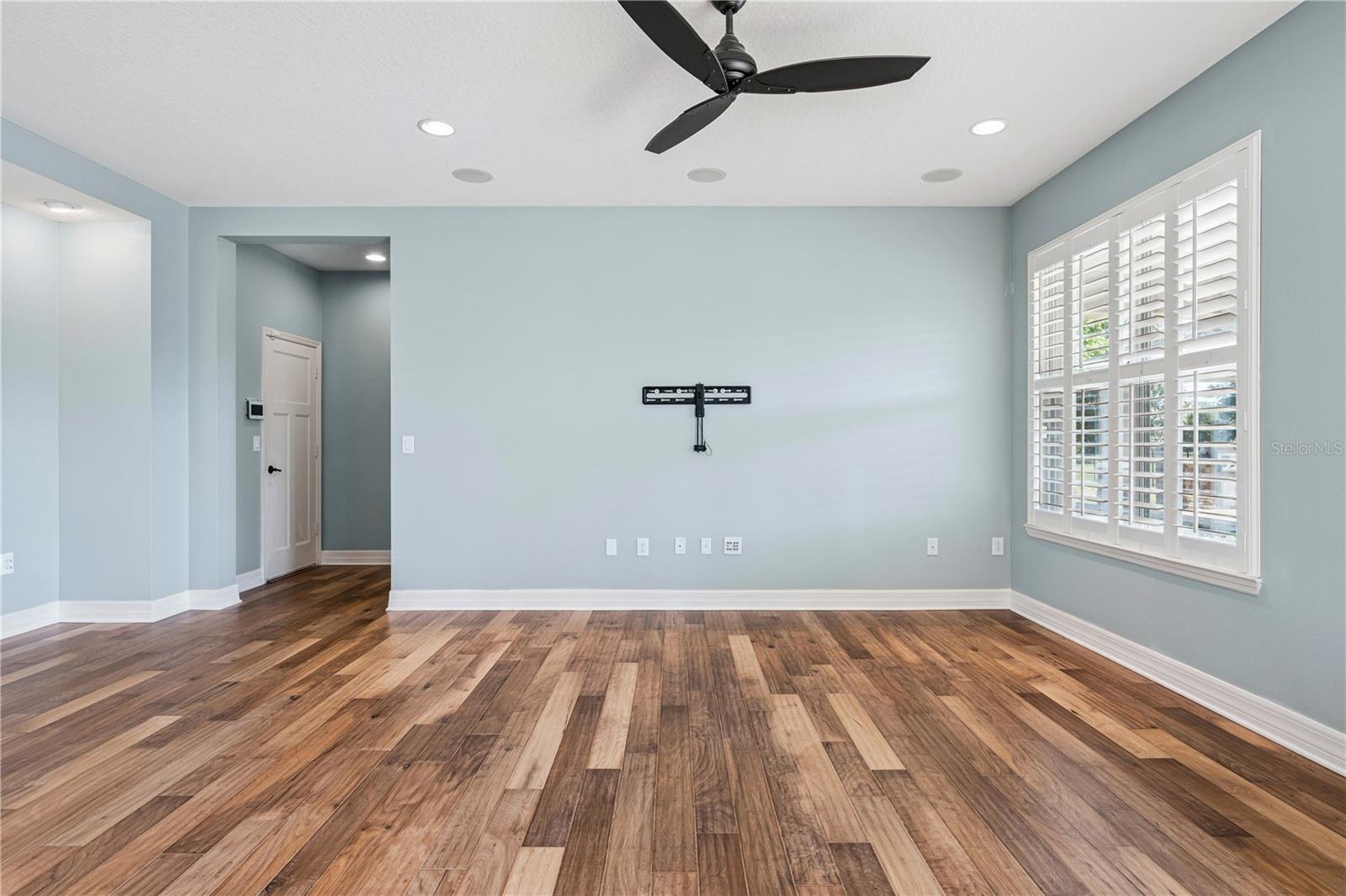 Image 9 of 44 For 11659 Acosta Avenue