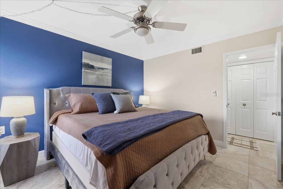 Image 17 of 29 For 601 Shreve Street 32b