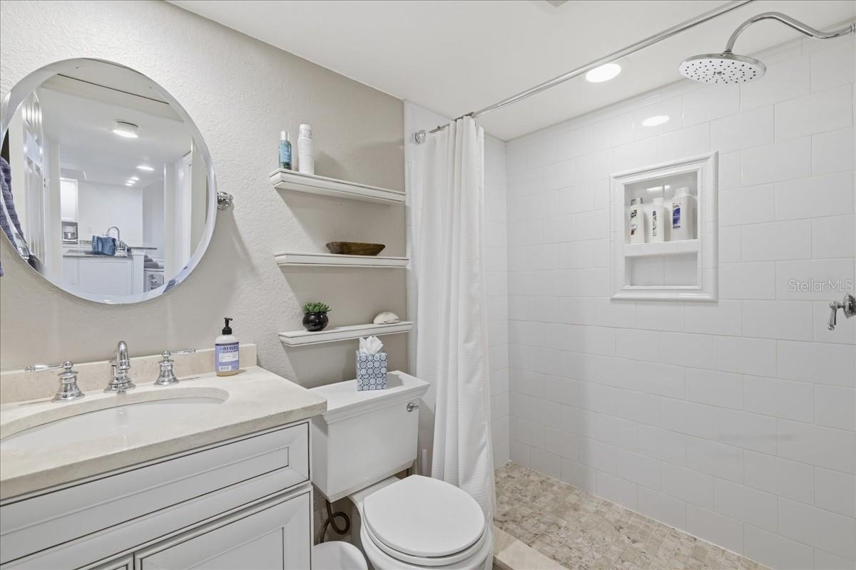 Image 18 of 29 For 601 Shreve Street 32b