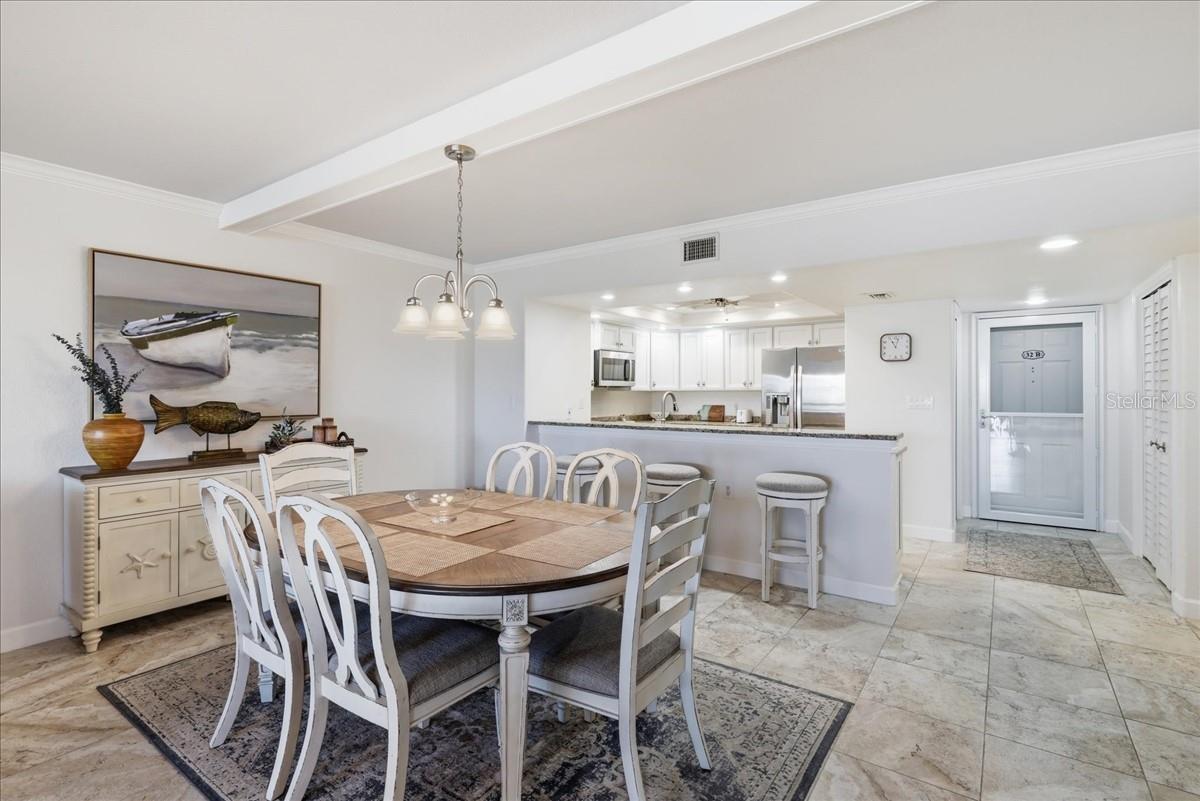 Image 21 of 29 For 601 Shreve Street 32b