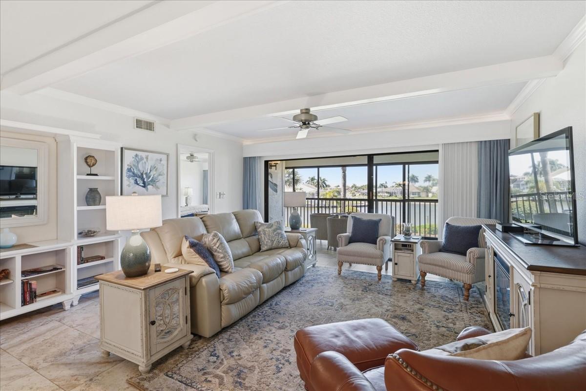 Image 23 of 29 For 601 Shreve Street 32b