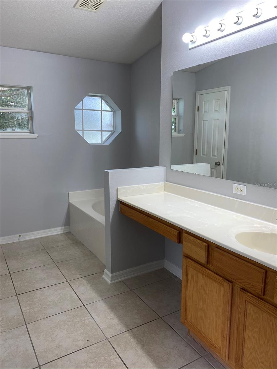 Image 11 of 34 For 2210 Nicollett Way