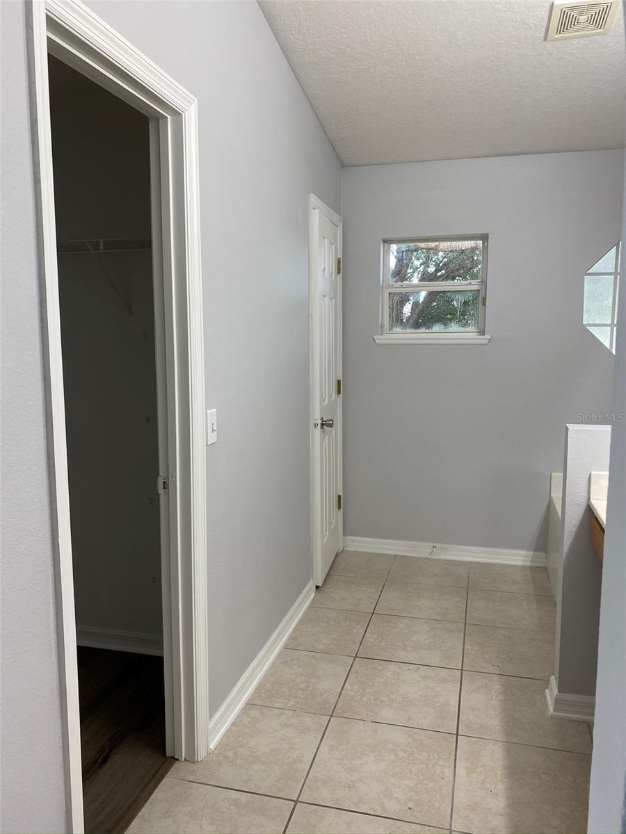 Image 12 of 34 For 2210 Nicollett Way