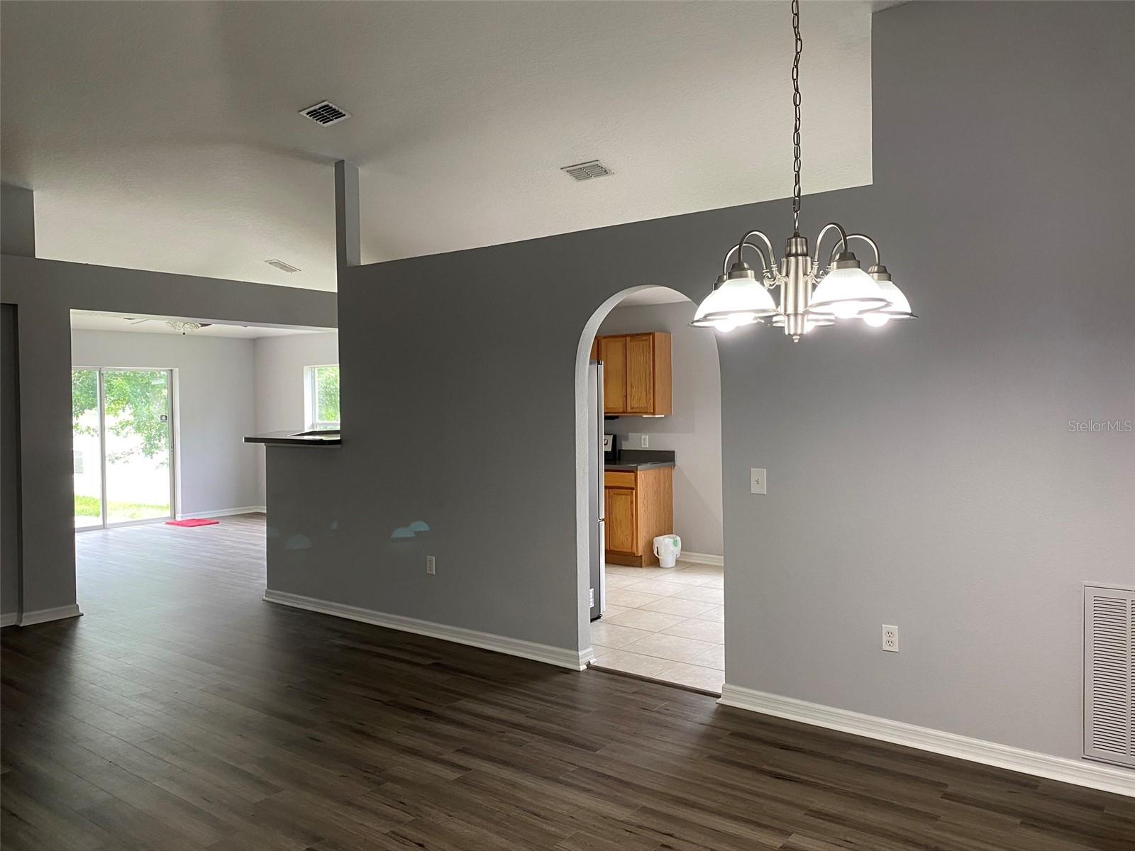 Image 3 of 34 For 2210 Nicollett Way