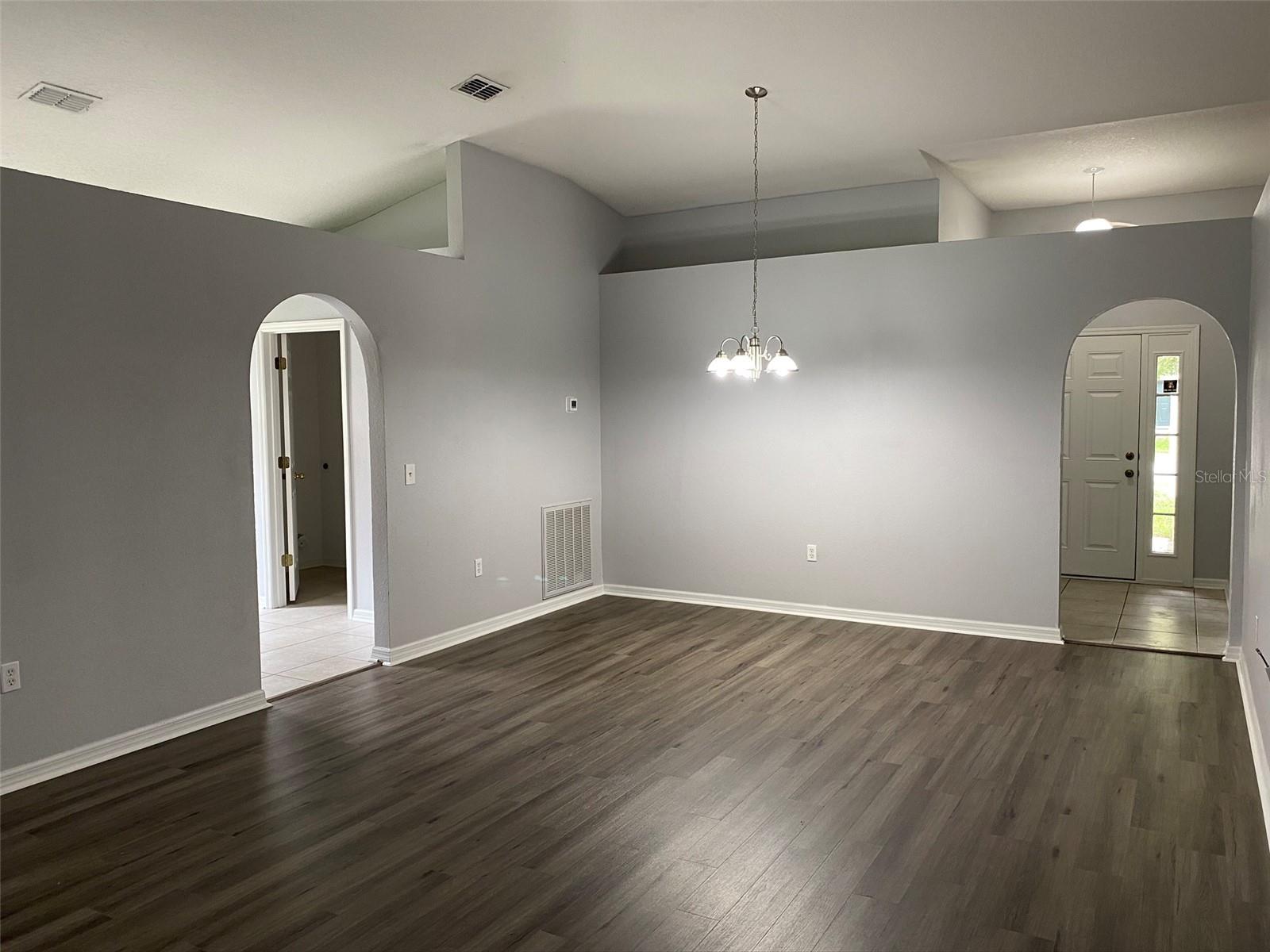 Image 8 of 34 For 2210 Nicollett Way