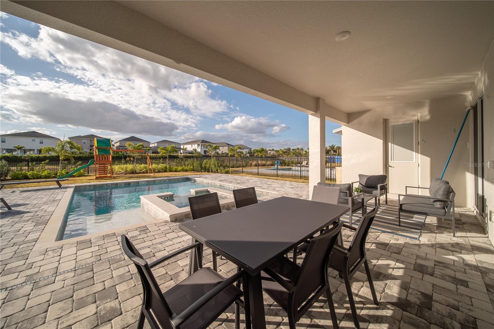 Image 10 of 64 For 256 Auburn Avenue