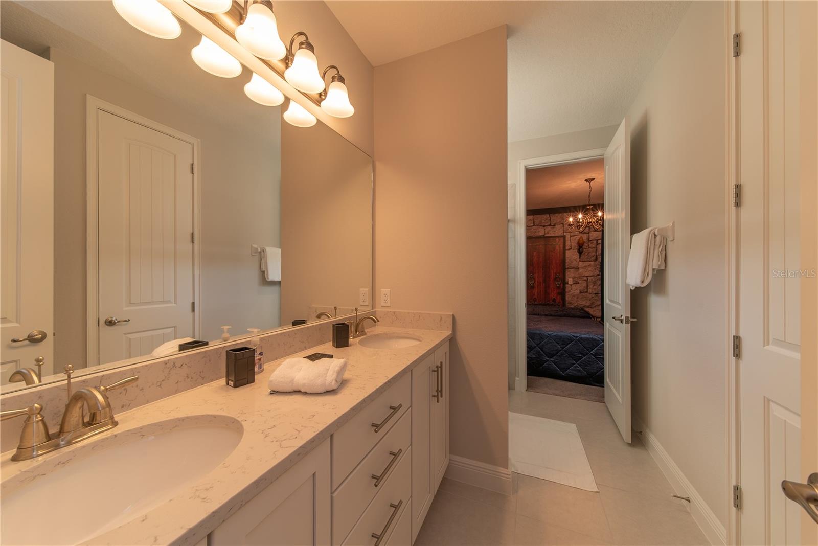 Image 40 of 64 For 256 Auburn Avenue