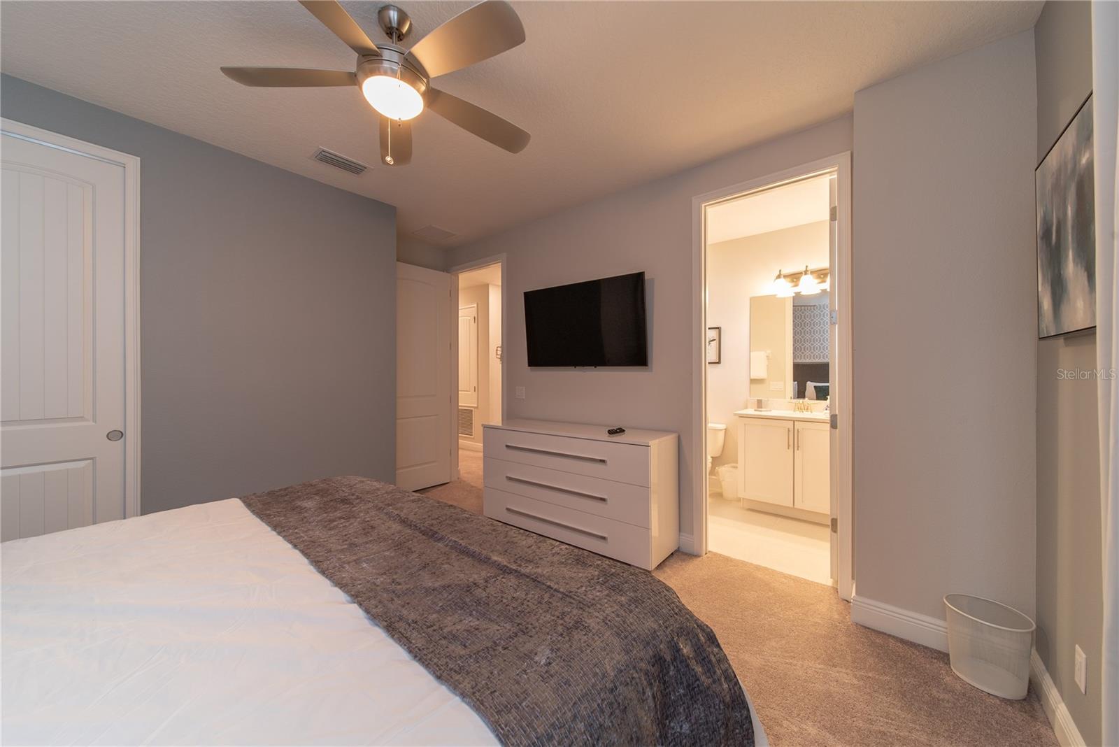 Image 44 of 64 For 256 Auburn Avenue