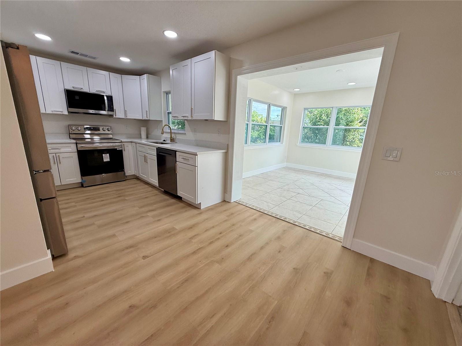 Image 11 of 26 For 1510 Pelican Street