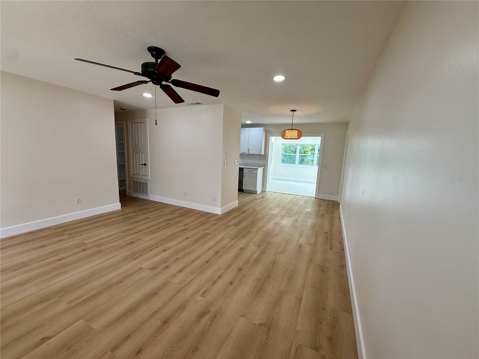 Image 9 of 26 For 1510 Pelican Street