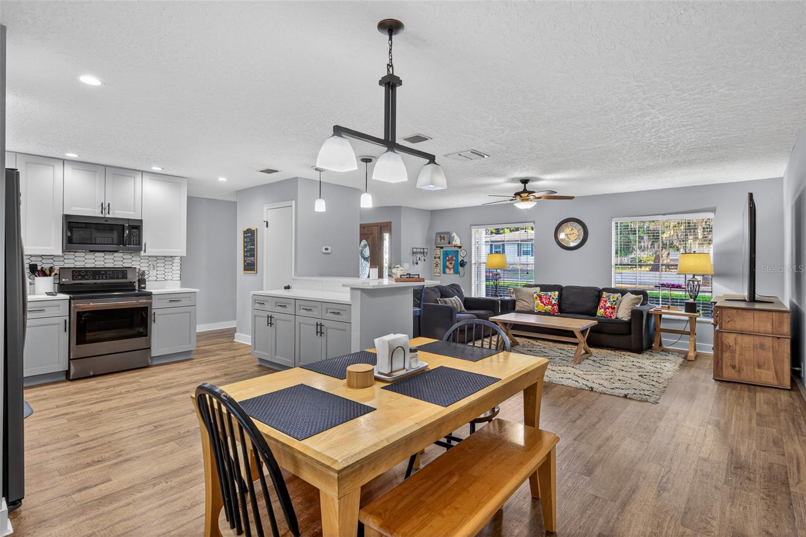 Image 11 of 46 For 214 Sheridan Avenue