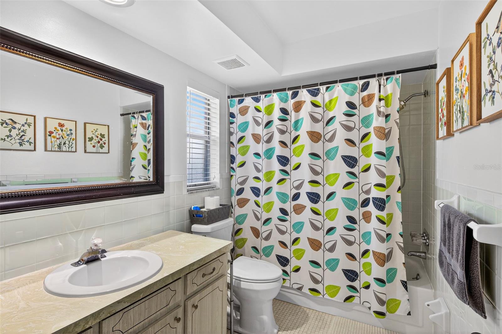 Image 23 of 46 For 214 Sheridan Avenue