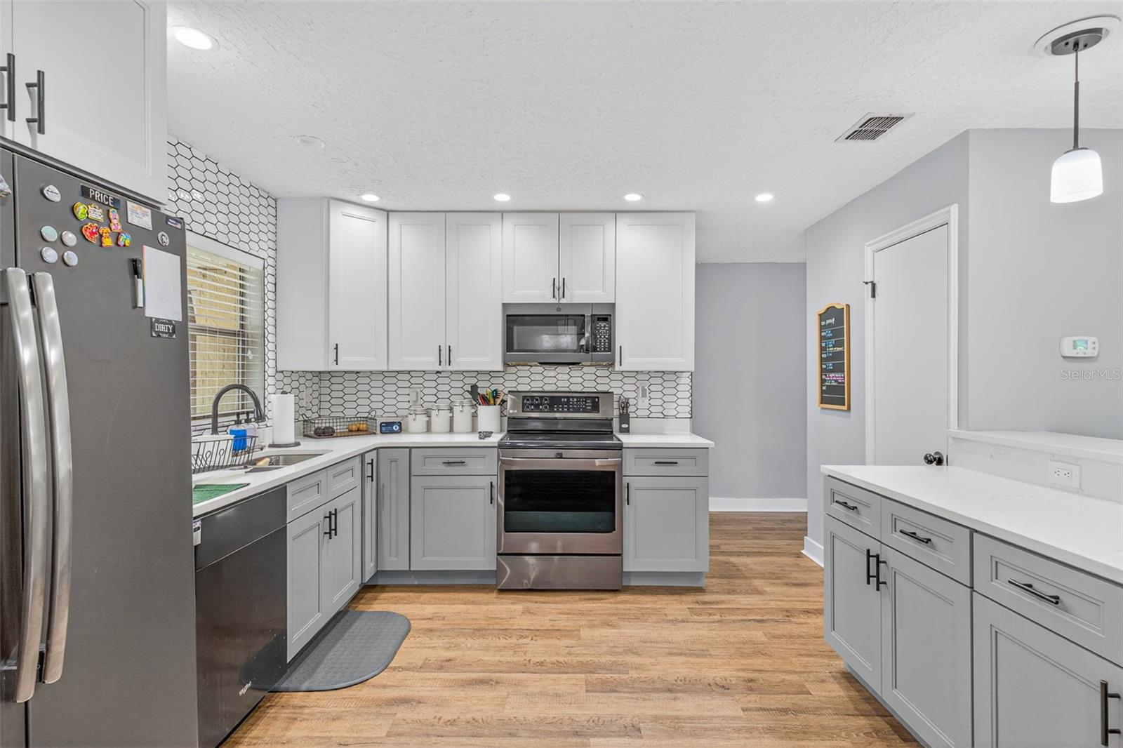 Image 9 of 46 For 214 Sheridan Avenue