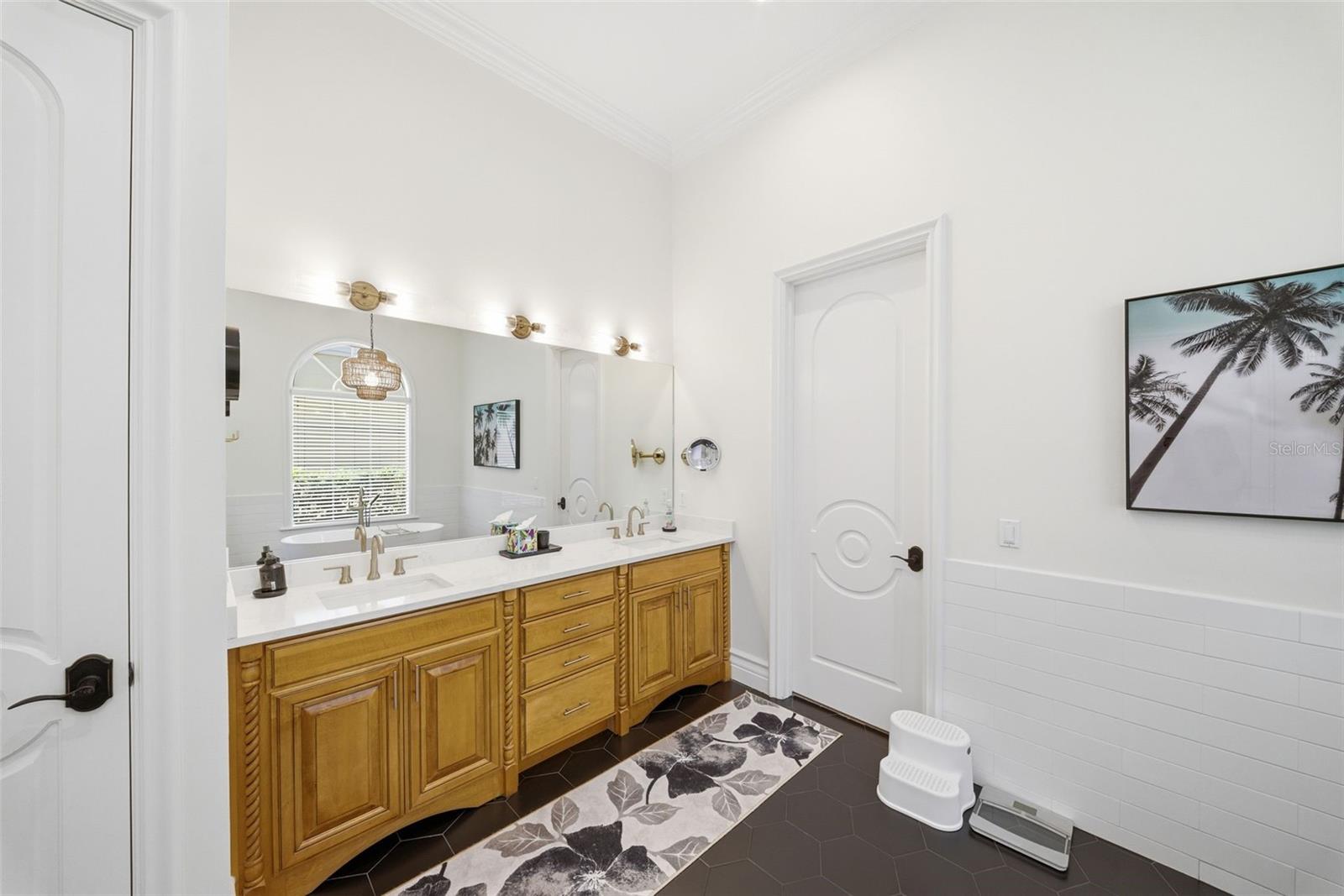 Image 34 of 87 For 7390 Gathering Court