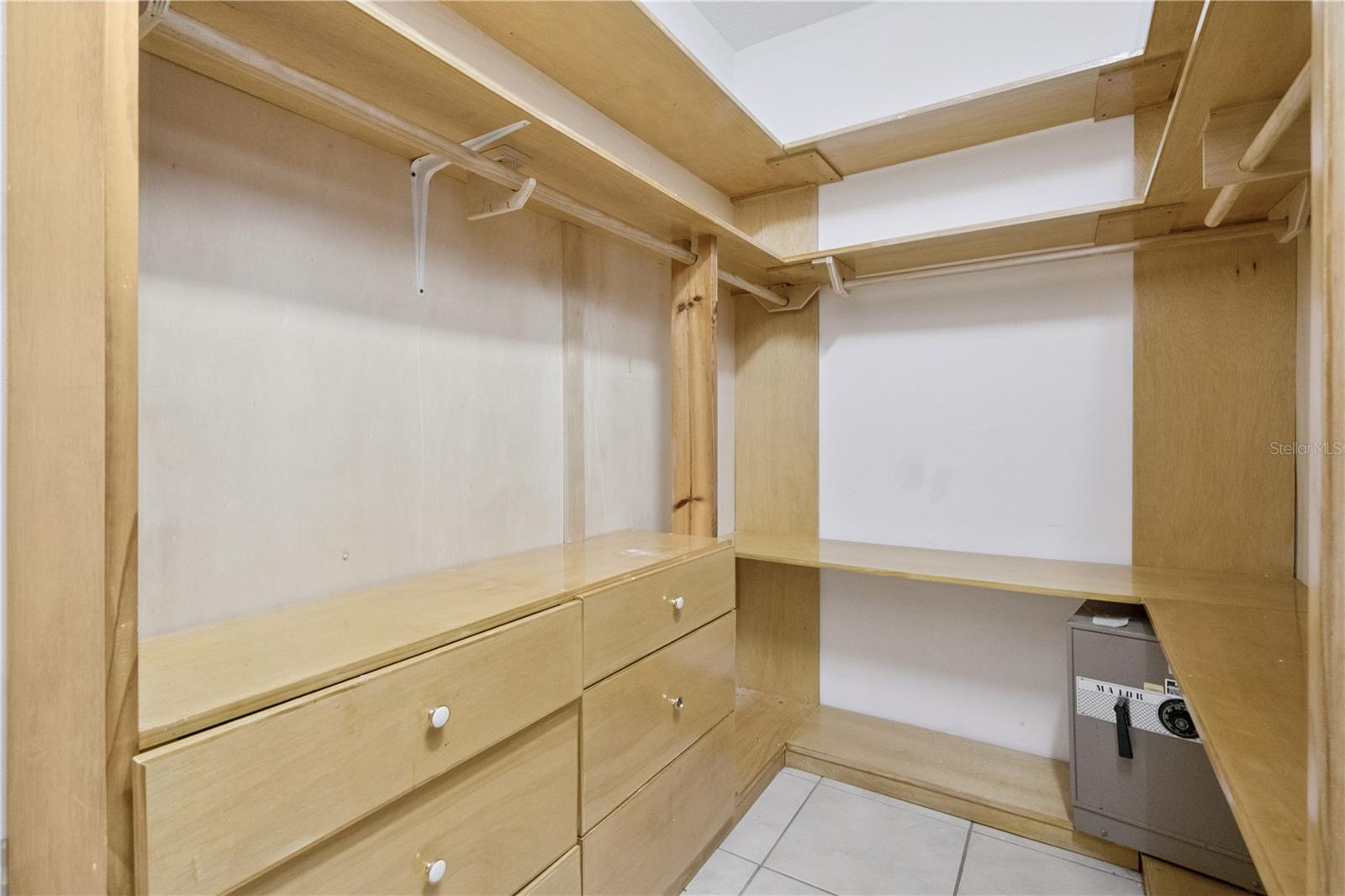 Image 27 of 55 For 2611 Tilton Court