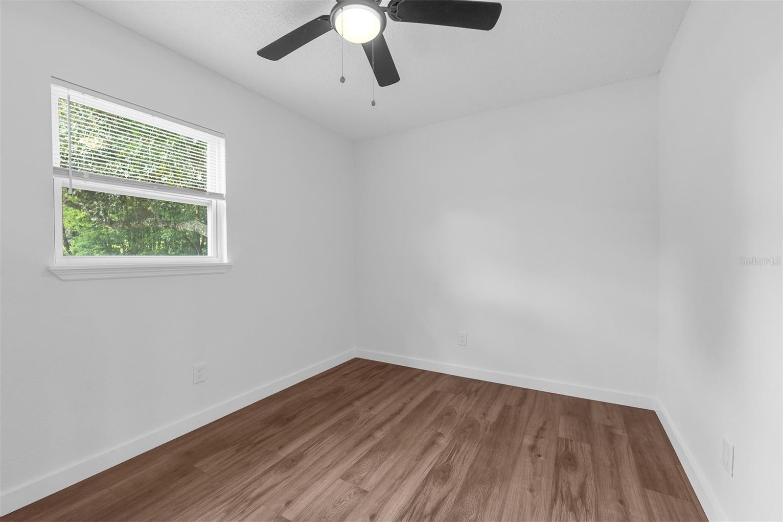 Image 11 of 30 For 7933 Arabian Place