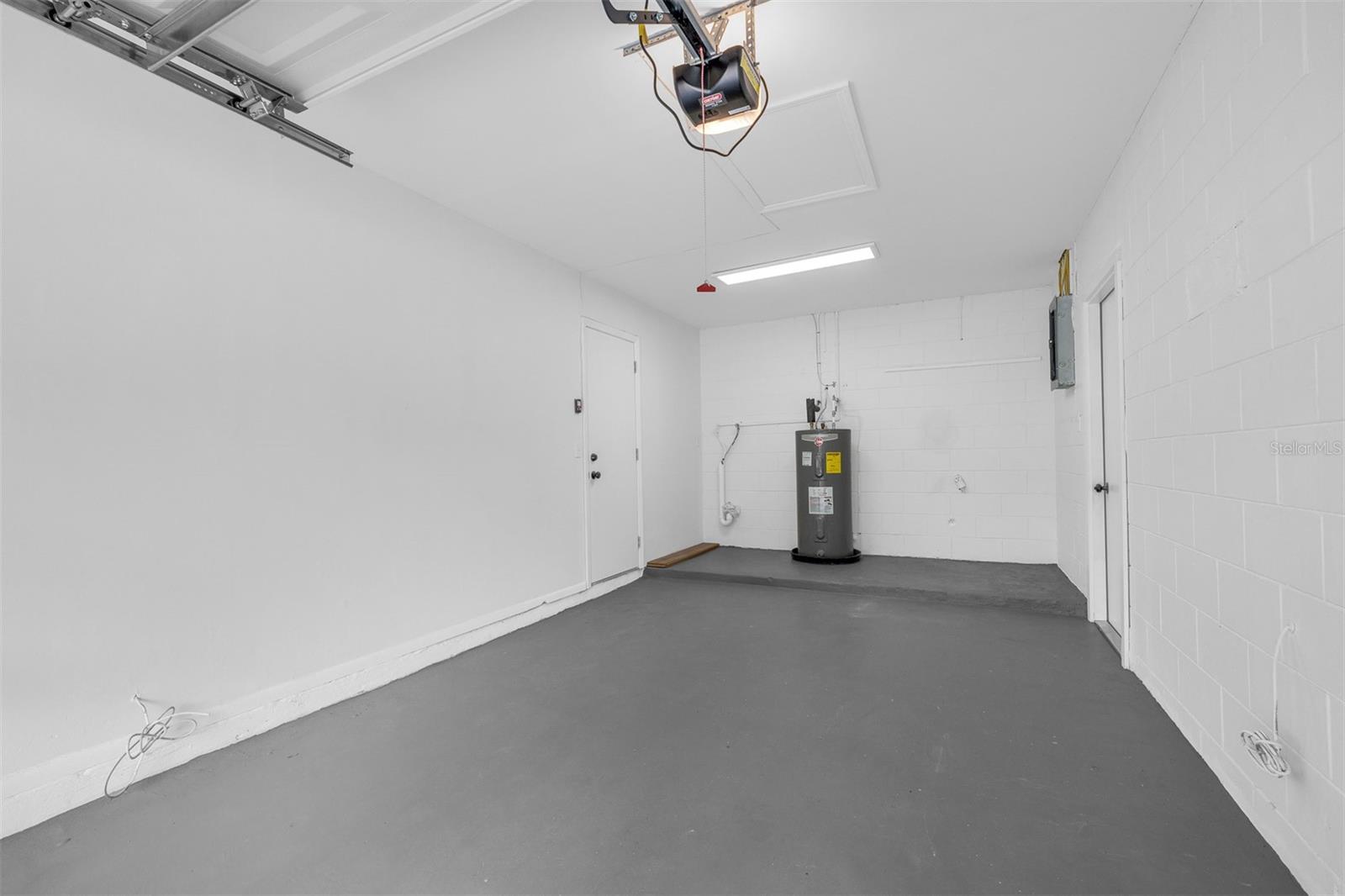 Image 18 of 30 For 7933 Arabian Place