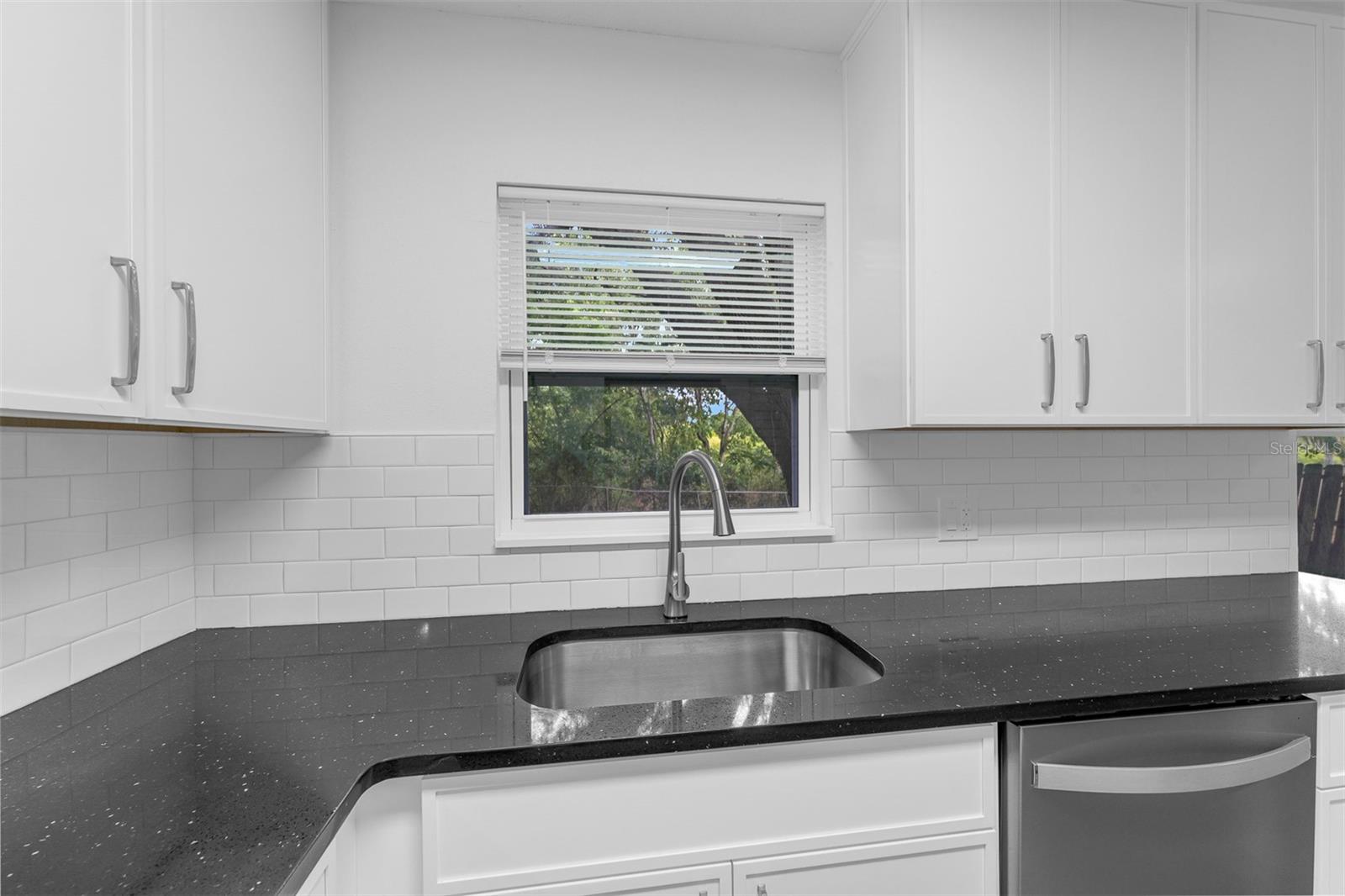 Image 7 of 30 For 7933 Arabian Place