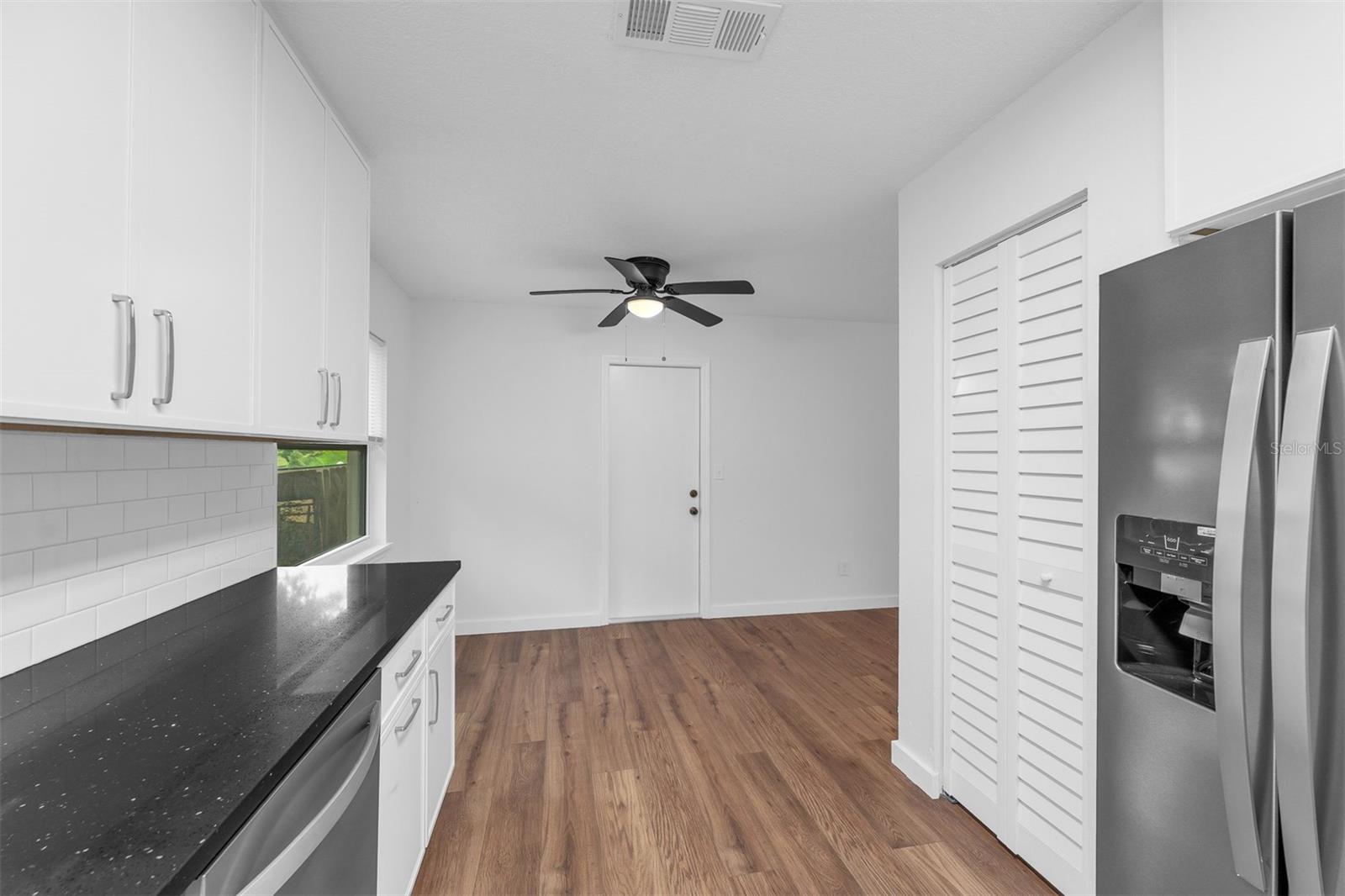 Image 8 of 30 For 7933 Arabian Place