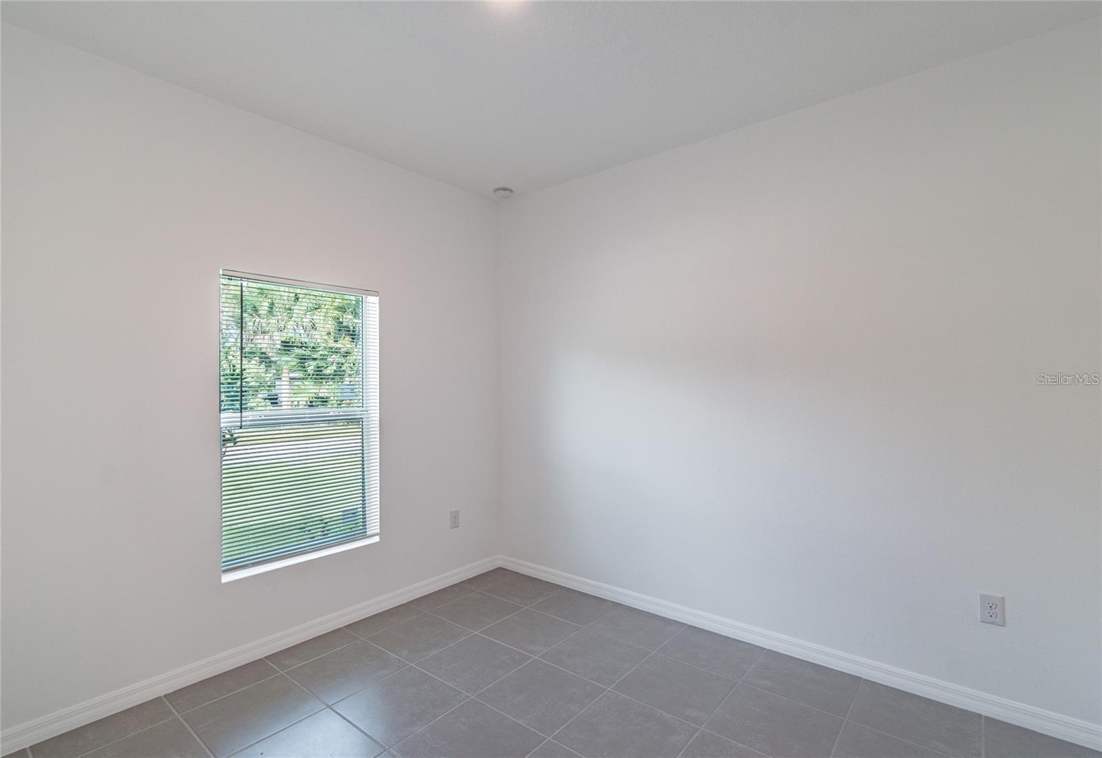 Image 15 of 30 For 889 Serenade Street Nw