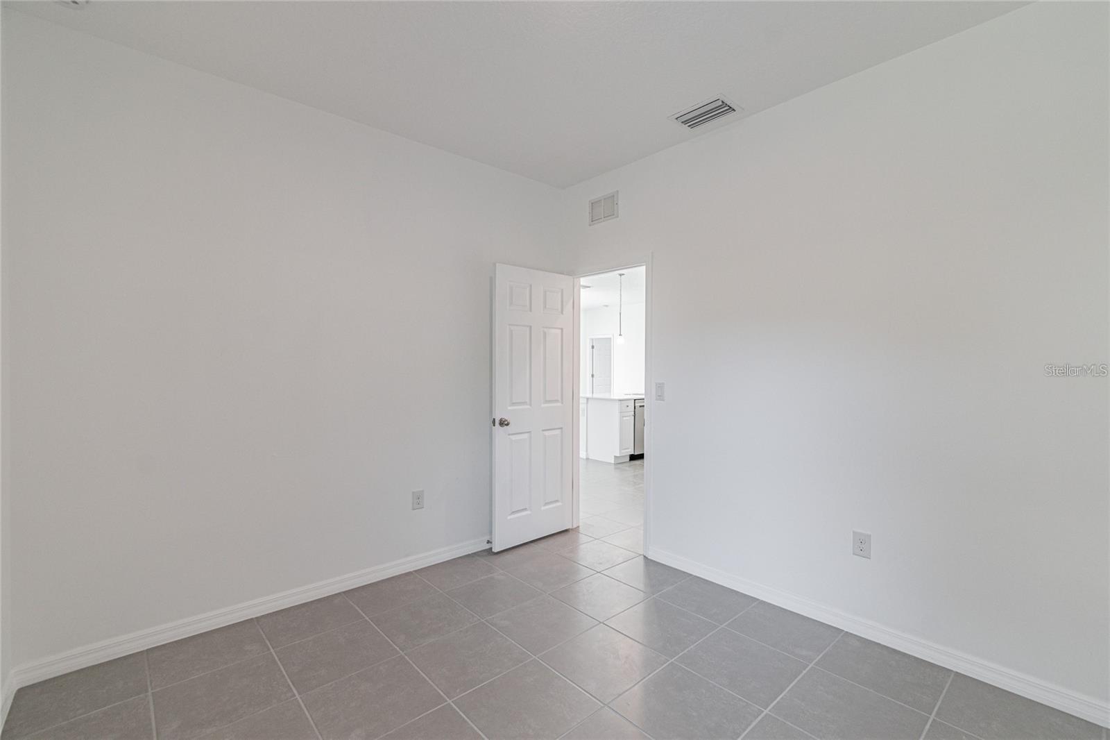 Image 24 of 30 For 889 Serenade Street Nw