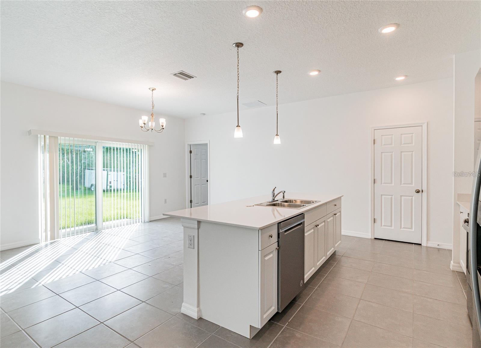 Image 5 of 30 For 889 Serenade Street Nw