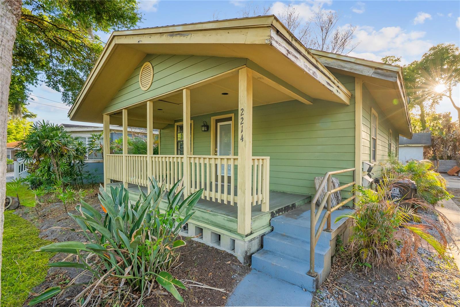 Image 12 of 42 For 2214 Depauw Avenue